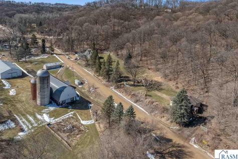48050 Old River Bluff Road St. Peter MN 56082