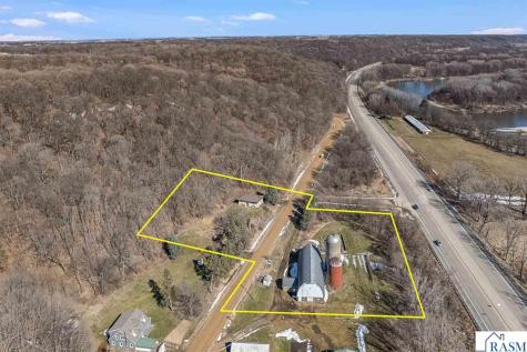 48050 Old River Bluff Road St. Peter MN 56082