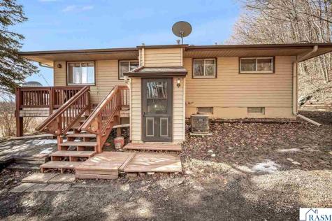 48050 Old River Bluff Road St. Peter MN 56082
