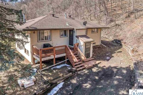 48050 Old River Bluff Road St. Peter MN 56082