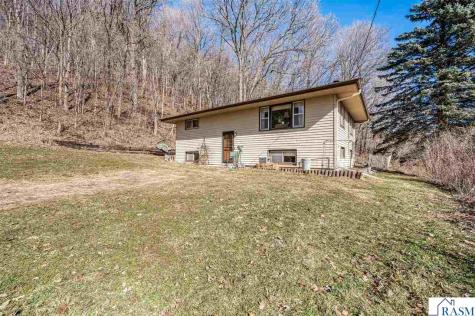 48050 Old River Bluff Road St. Peter MN 56082