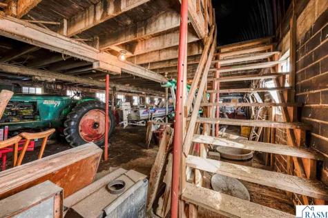 48050 Old River Bluff Road St. Peter MN 56082