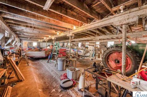 48050 Old River Bluff Road St. Peter MN 56082