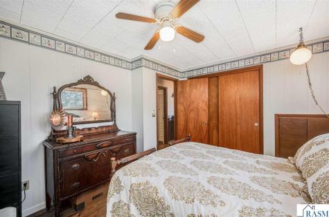 48050 Old River Bluff Road St. Peter MN 56082