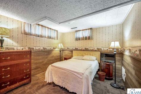 48050 Old River Bluff Road St. Peter MN 56082
