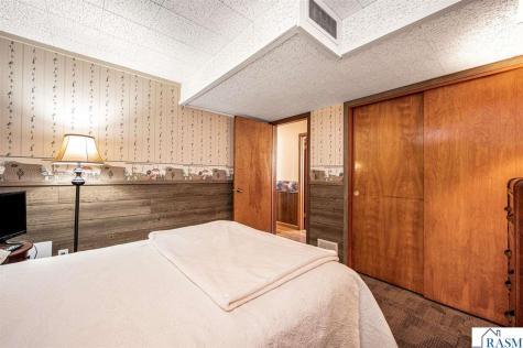 48050 Old River Bluff Road St. Peter MN 56082