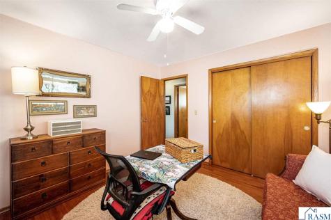 48050 Old River Bluff Road St. Peter MN 56082