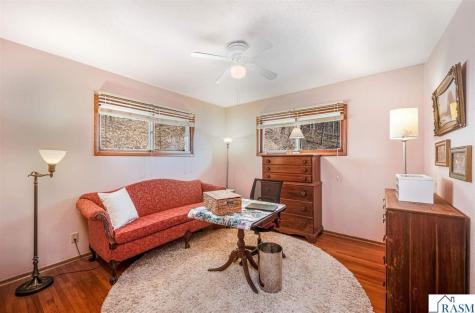 48050 Old River Bluff Road St. Peter MN 56082