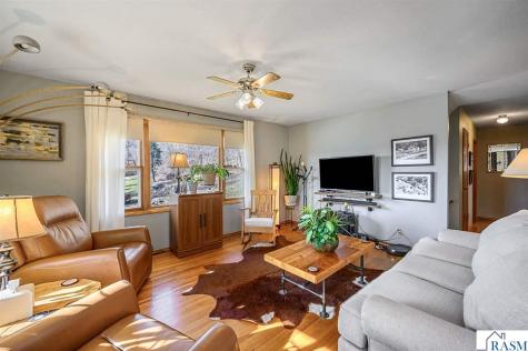 48050 Old River Bluff Road St. Peter MN 56082