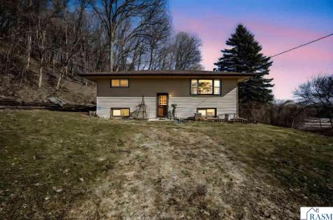 48050 Old River Bluff Road St. Peter MN 56082
