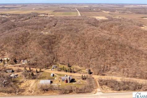 48050 Old River Bluff Road St. Peter MN 56082