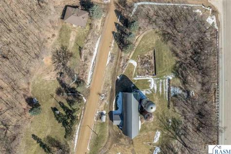 48050 Old River Bluff Road St. Peter MN 56082