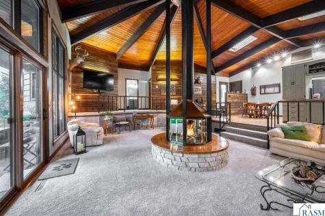 1014 Highland Drive Blue Earth MN 56013