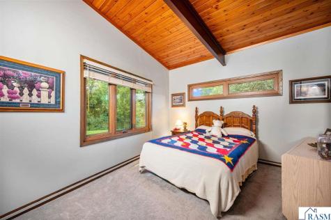 1014 Highland Drive Blue Earth MN 56013