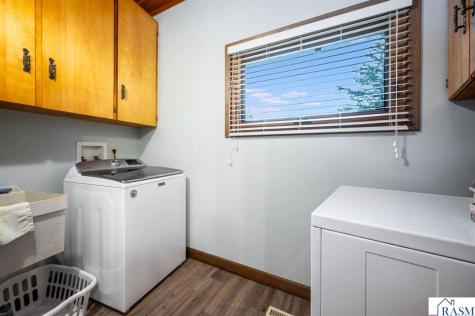 1014 Highland Drive Blue Earth MN 56013