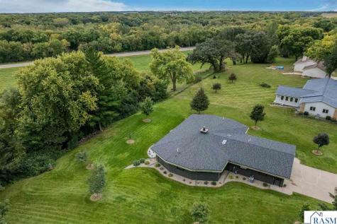 1014 Highland Drive Blue Earth MN 56013