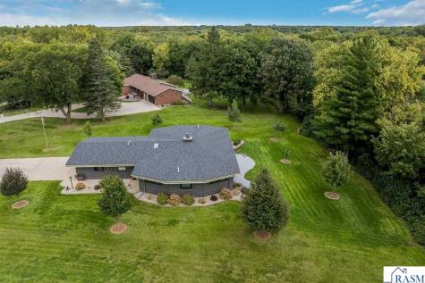 1014 Highland Drive Blue Earth MN 56013