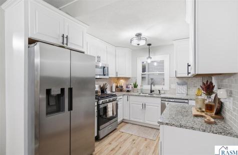 119 W 5th Avenue Minnesota Lake MN 56068