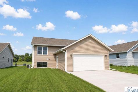 2113 Lunden Street St. Peter MN 56082
