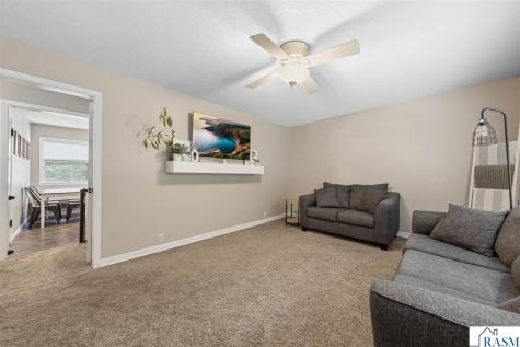 614 Lower Johnson Circle St. Peter MN 56082