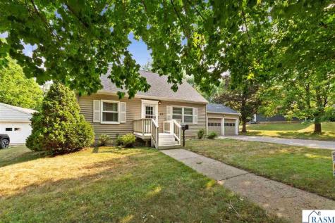 614 Lower Johnson Circle St. Peter MN 56082