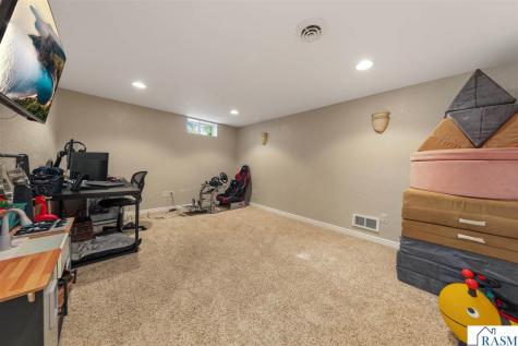 614 Lower Johnson Circle St. Peter MN 56082