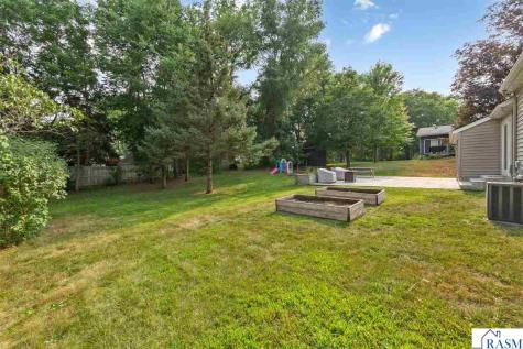 614 Lower Johnson Circle St. Peter MN 56082