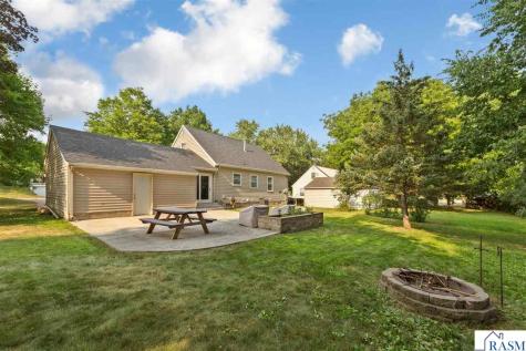 614 Lower Johnson Circle St. Peter MN 56082