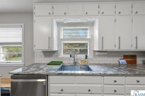 614 Lower Johnson Circle St. Peter MN 56082