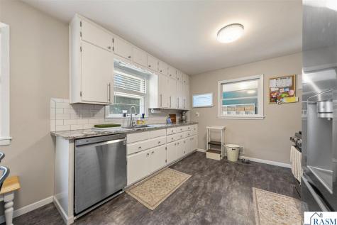 614 Lower Johnson Circle St. Peter MN 56082