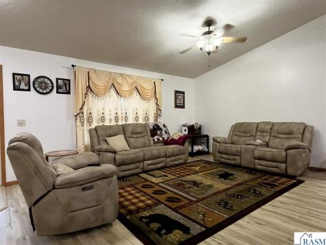 1007 Westwood Drive St. James MN 56081