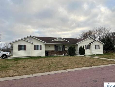 1007 Westwood Drive St. James MN 56081