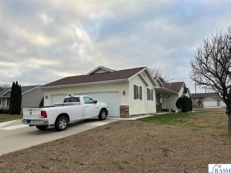 1007 Westwood Drive St. James MN 56081