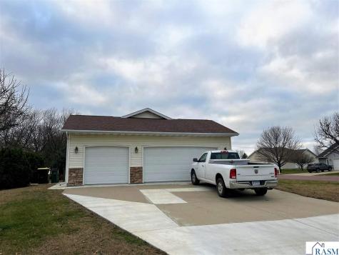 1007 Westwood Drive St. James MN 56081