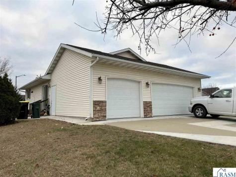 1007 Westwood Drive St. James MN 56081
