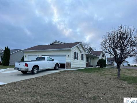 1007 Westwood Drive St. James MN 56081