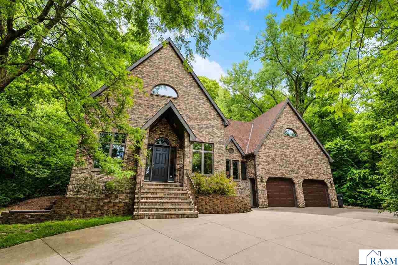 950 Belvista Drive North Mankato MN 56003