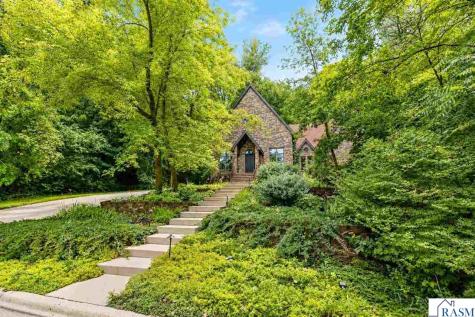 950 Belvista Drive North Mankato MN 56003