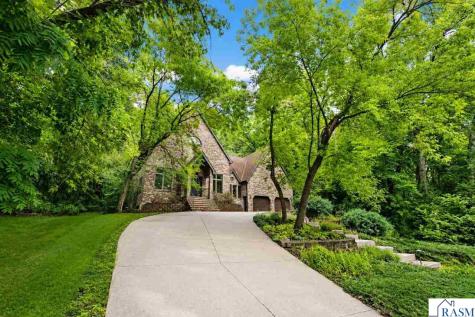 950 Belvista Drive North Mankato MN 56003