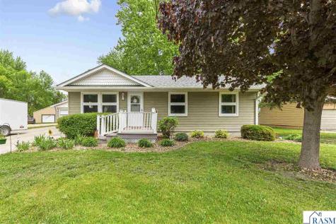 1129 S Ramsey Street Blue Earth MN 56013