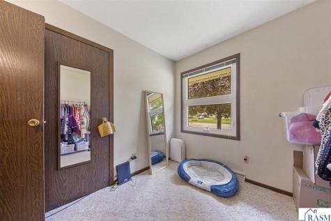 1129 S Ramsey Street Blue Earth MN 56013