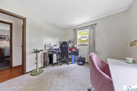 1129 S Ramsey Street Blue Earth MN 56013