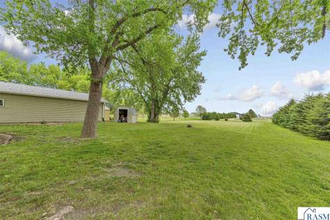 1129 S Ramsey Street Blue Earth MN 56013
