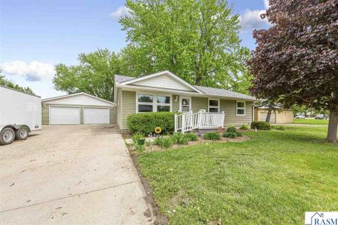 1129 S Ramsey Street Blue Earth MN 56013