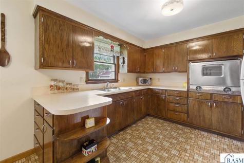 219 Floral Avenue Mankato MN 56001