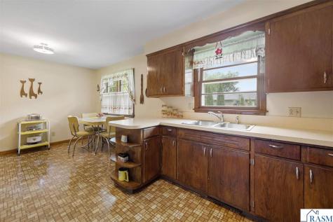 219 Floral Avenue Mankato MN 56001