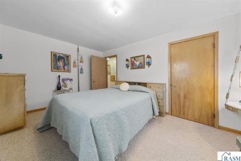 219 Floral Avenue Mankato MN 56001