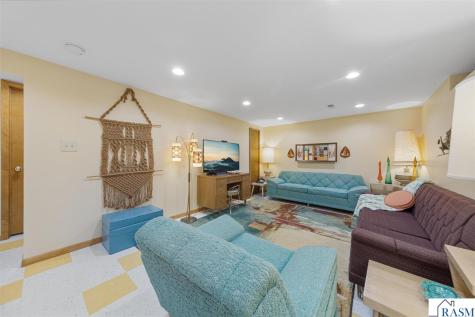 219 Floral Avenue Mankato MN 56001