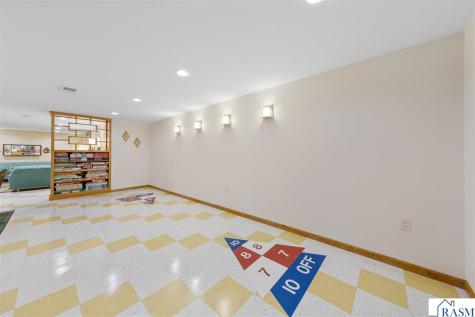 219 Floral Avenue Mankato MN 56001