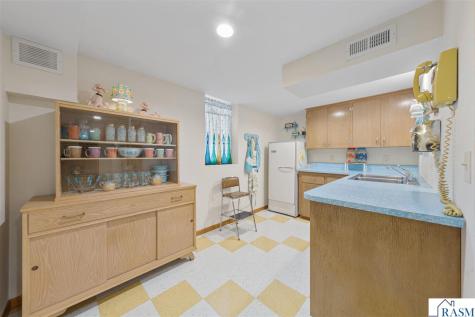 219 Floral Avenue Mankato MN 56001
